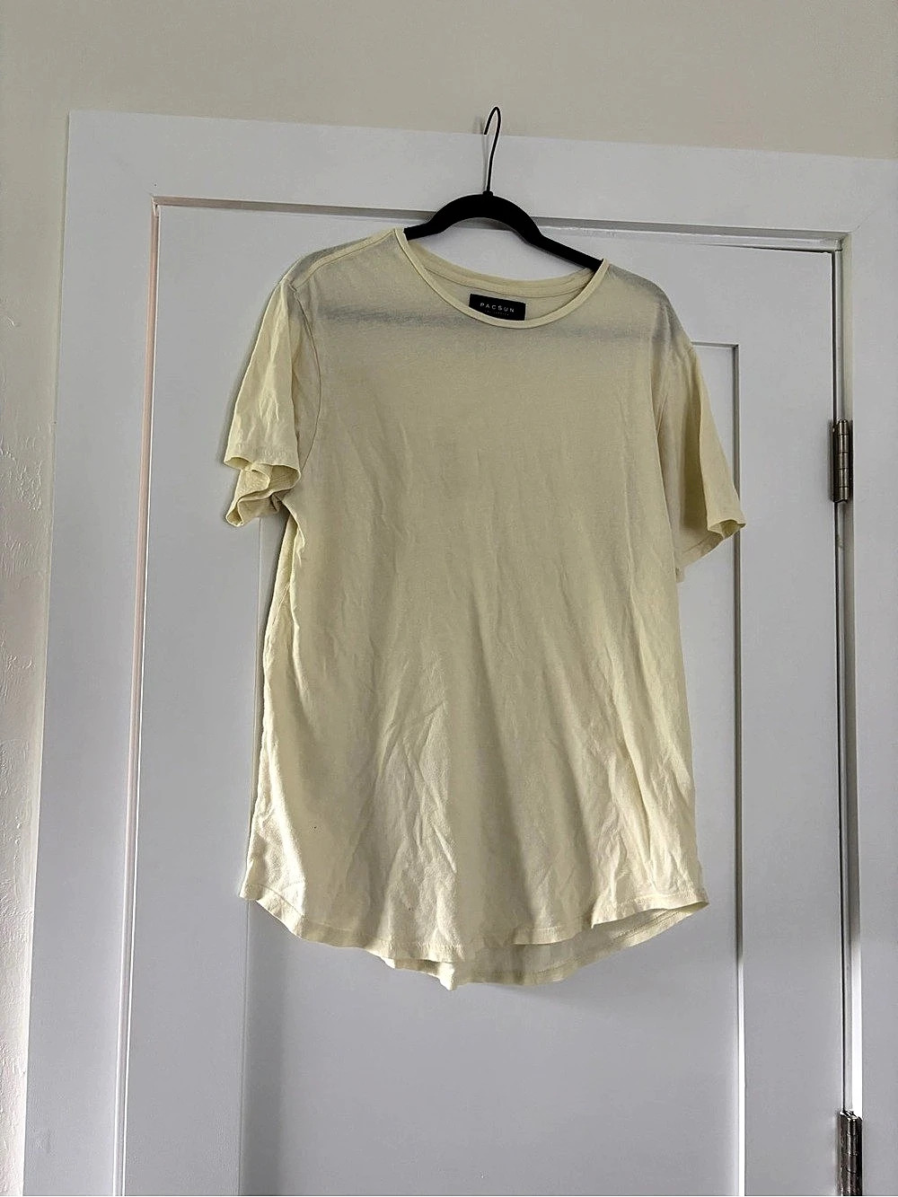PacSun Scallop Fit T-Shirt Cotton Tee Yellow Medium
